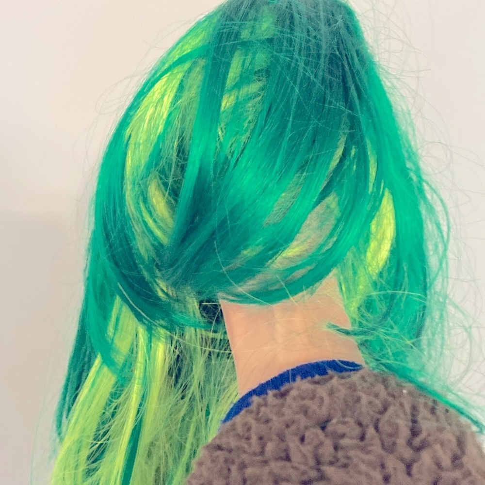 Spirit Halloween Green and Yellow Glamorous Ombré Wig NWOT Cosplay - Picture 2 of 8